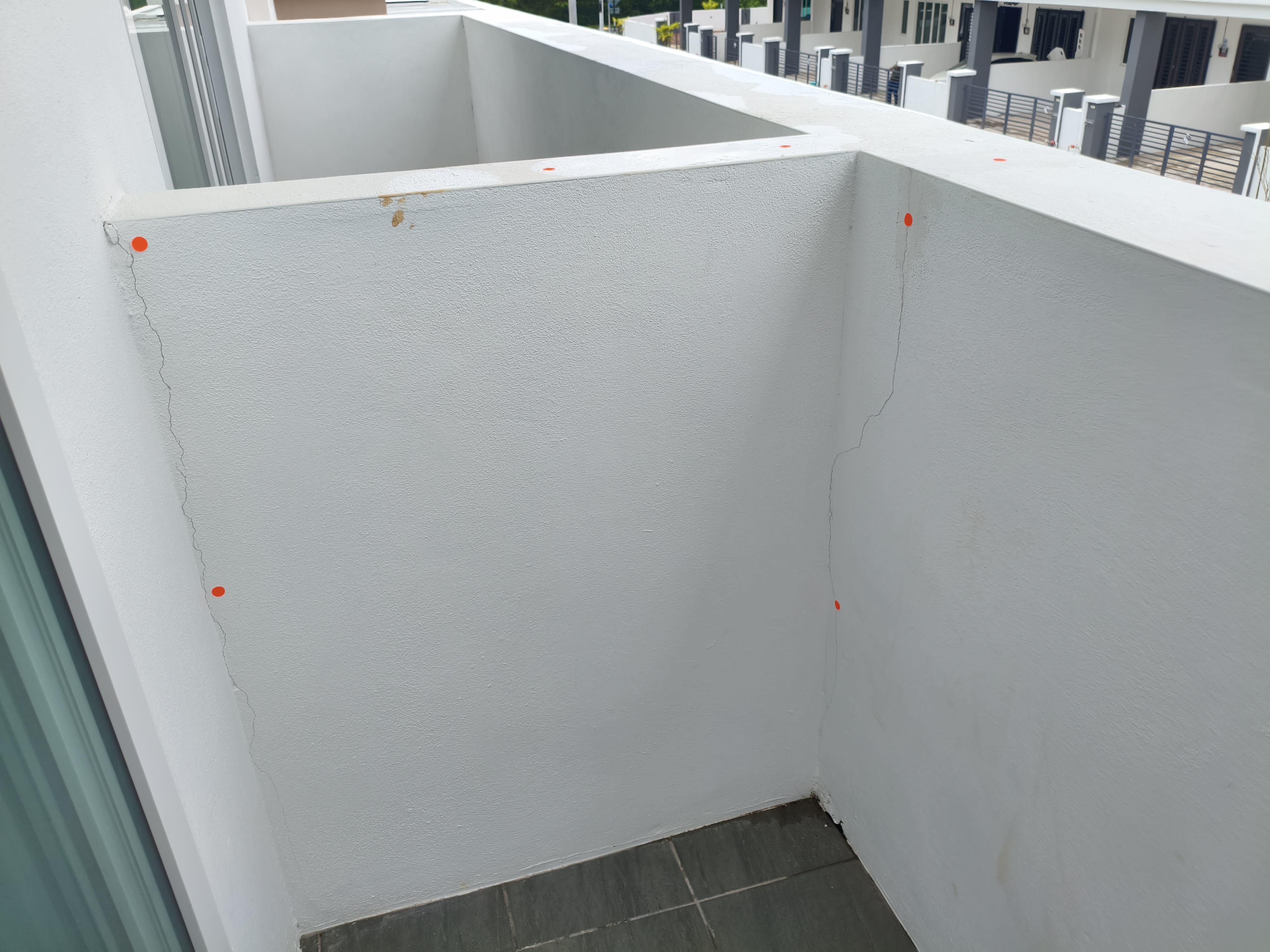 Structural Wall Crack and Paint Defect in new home